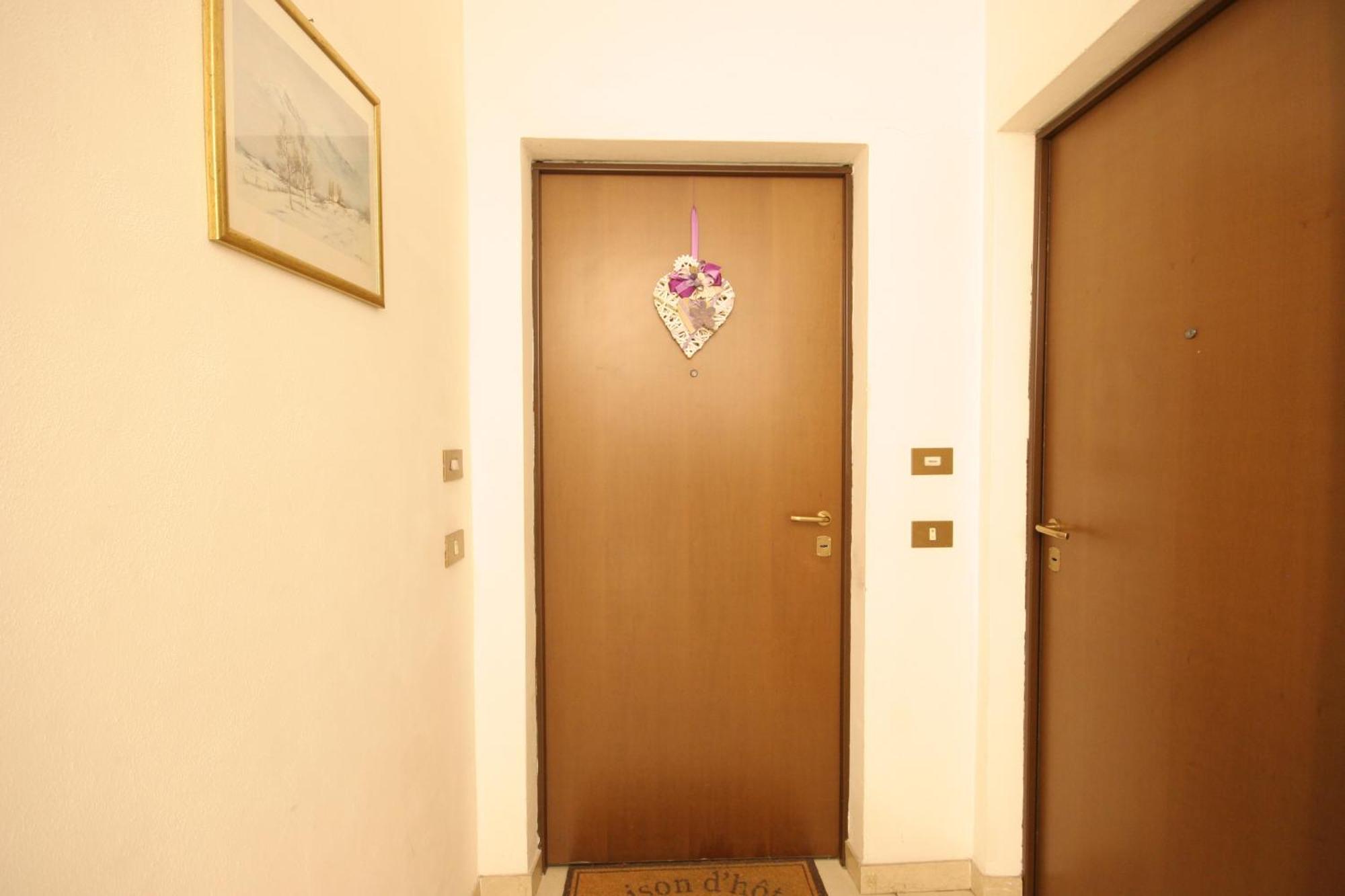 شقة Violetta Maison, Elegante E Romantica A Salo' المظهر الخارجي الصورة